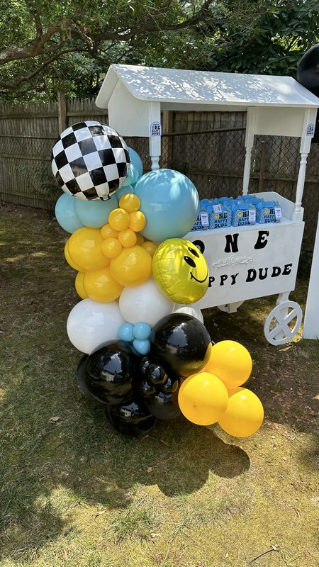 Balloon and event decor by Mama4Creationz at an event in Putnam County, NY (photo 11)