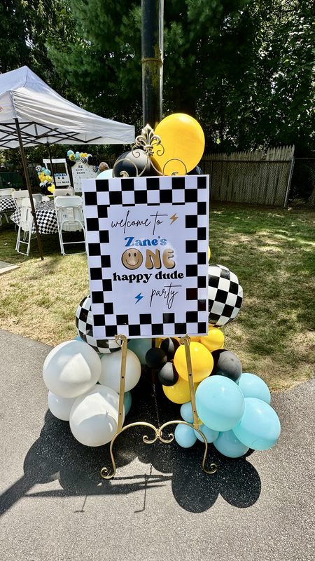 Balloon and event decor by Mama4Creationz at an event in Putnam County, NY (photo 8)
