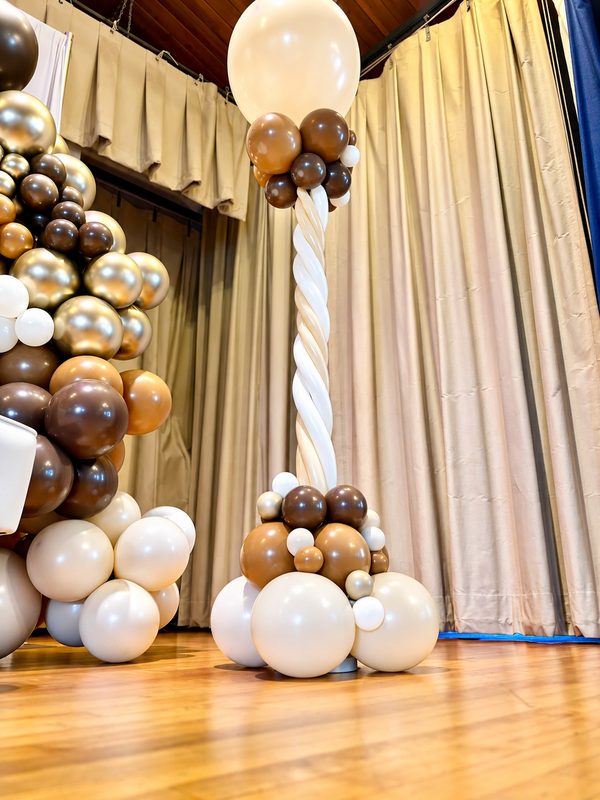 Balloon and event decor by Mama4Creationz at an event in Rockland County, NY (photo 7)