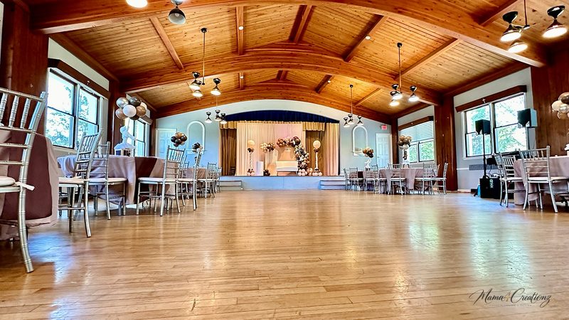 Balloon and event decor by Mama4Creationz at an event in Rockland County, NY (photo 8)